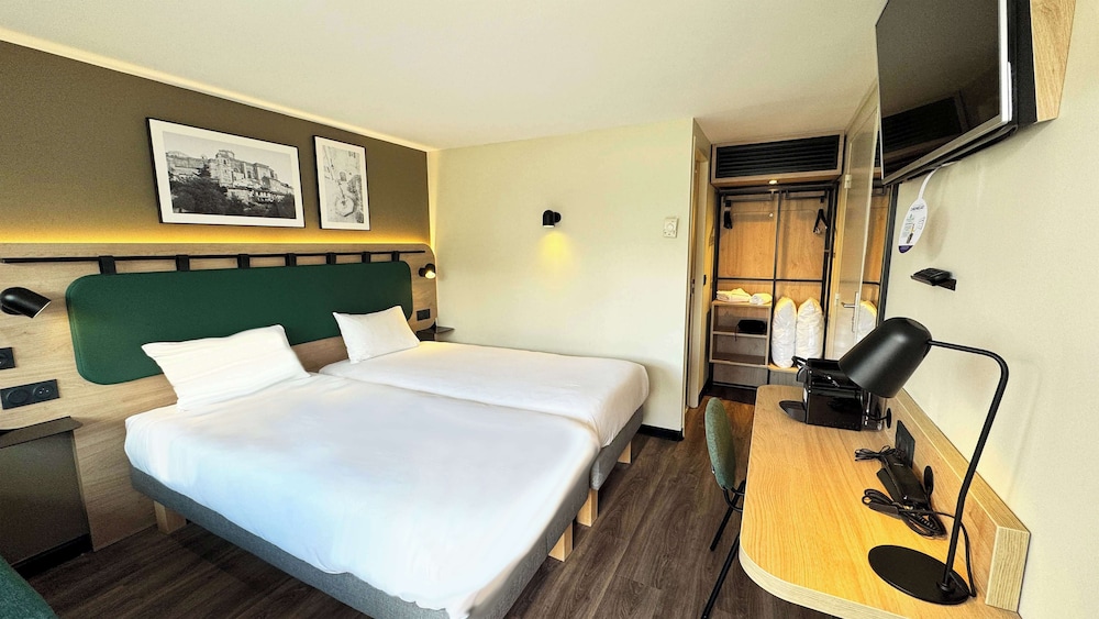 Superior Room, 2 Twin Beds (with Meridian Bed) photo 2