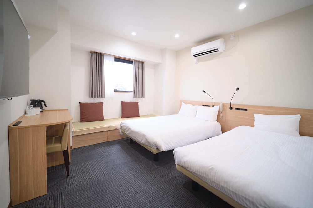 Basic Triple Room photo 1