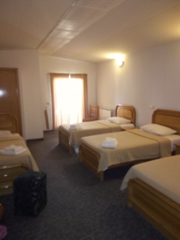 Standard Quadruple Room, Multiple Beds, Non Smoking, Mountain View photo 1