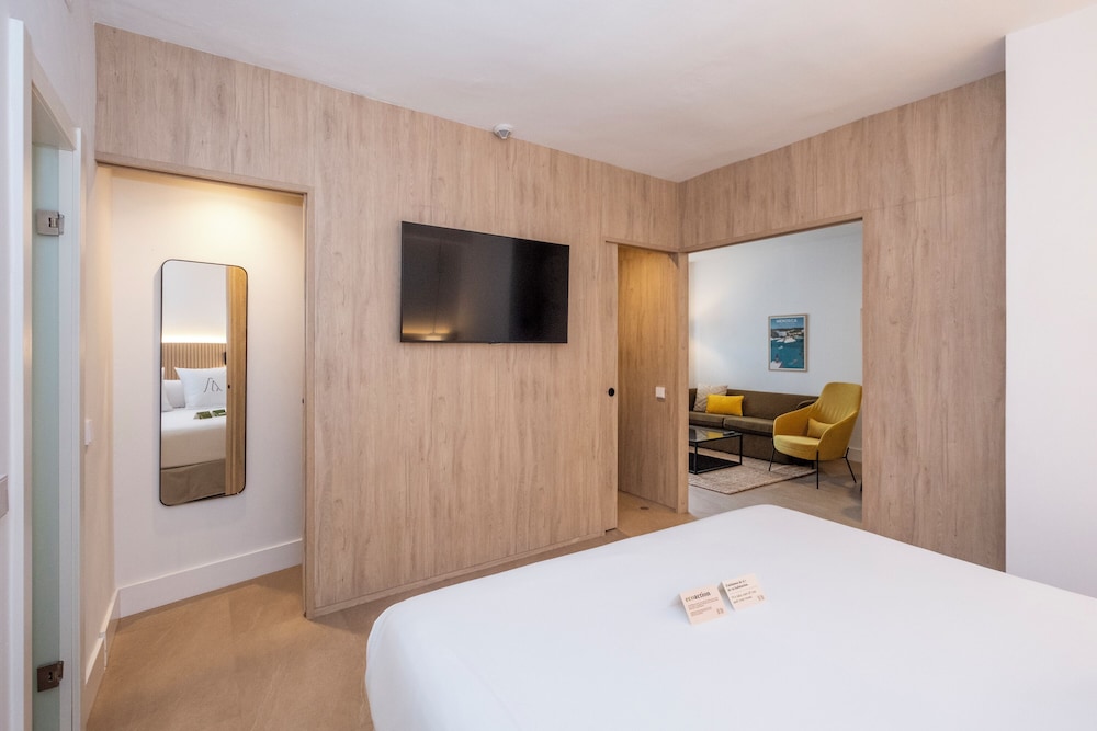 Premium Junior Suite photo 3