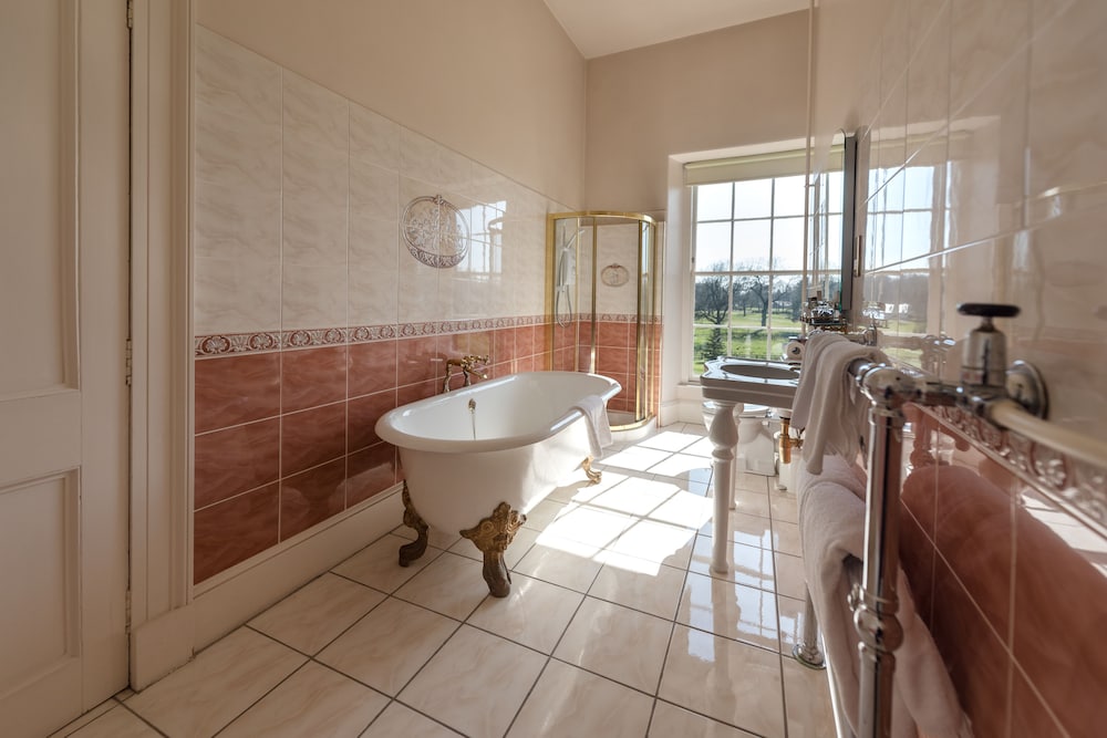 Manor Master Room - Photo 2
