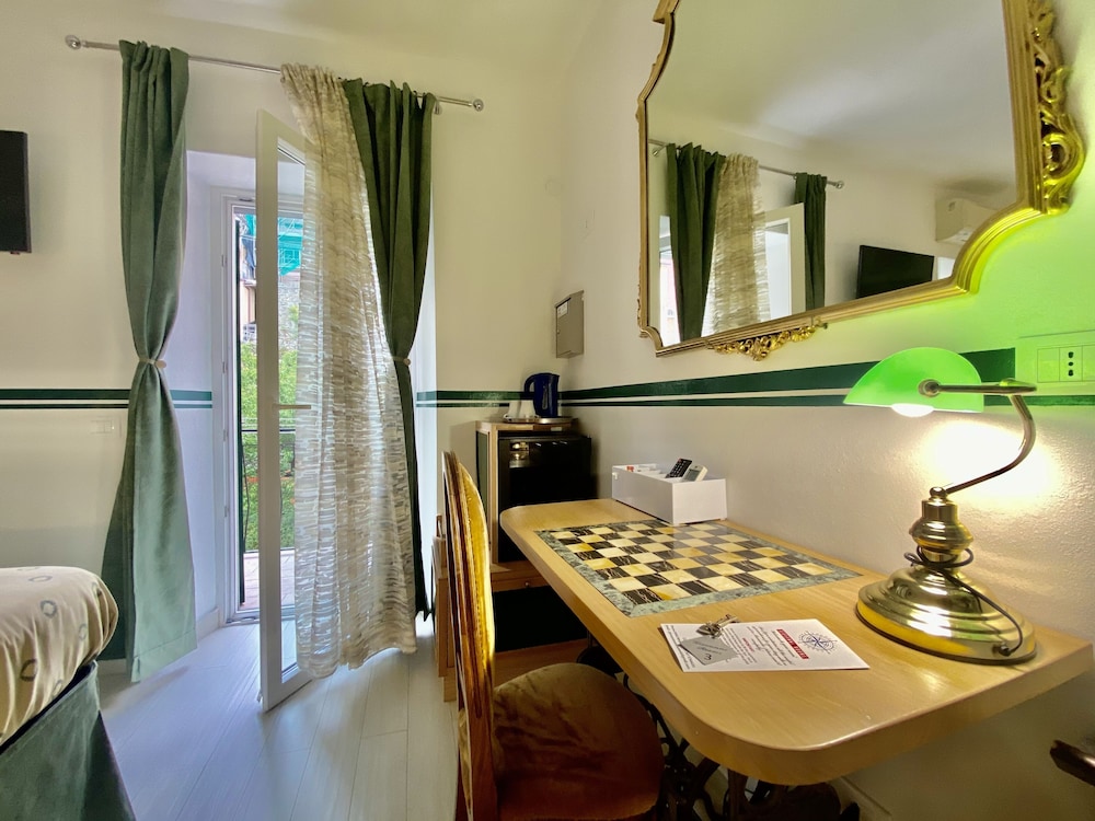 Superior Room, 1 King Bed, Air conditioning photo 1