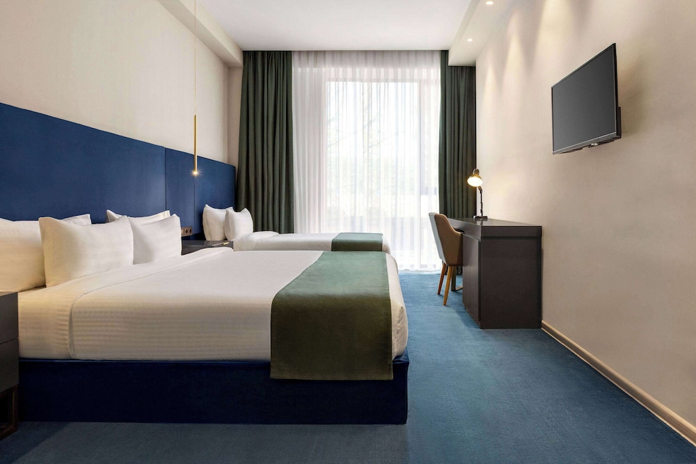Standard Room, Multiple Beds, Non Smoking - Photo 1