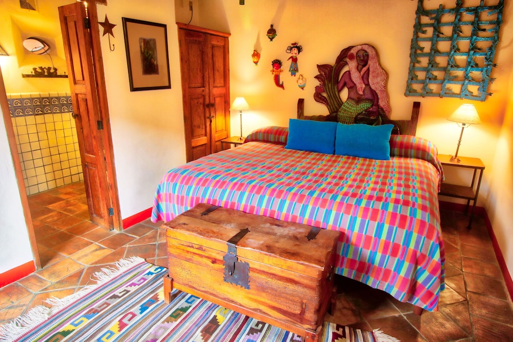 Premium Double Room, 1 King Bed, Non Smoking, Courtyard View (Sirena)