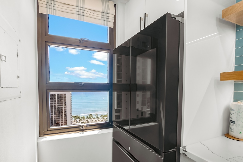 Premium Remodeled Condo with Ocean View and Parking: Premium Condo, 1 Bedroom, Air conditioning, Ocean View (0163) photo