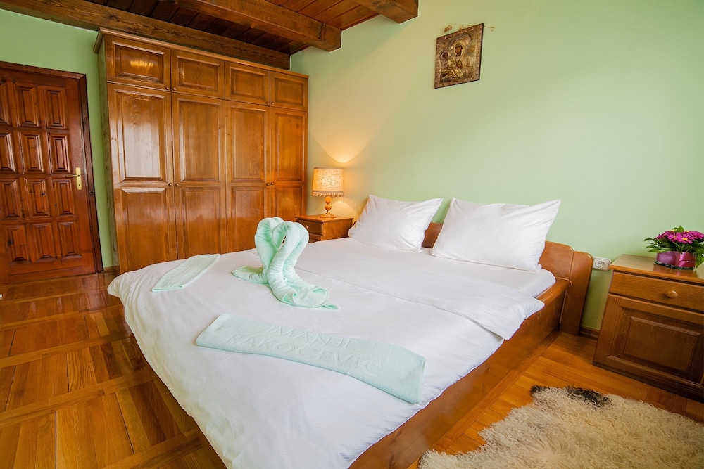 Superior Cottage, 2 Bedrooms, Sauna, Mountain View