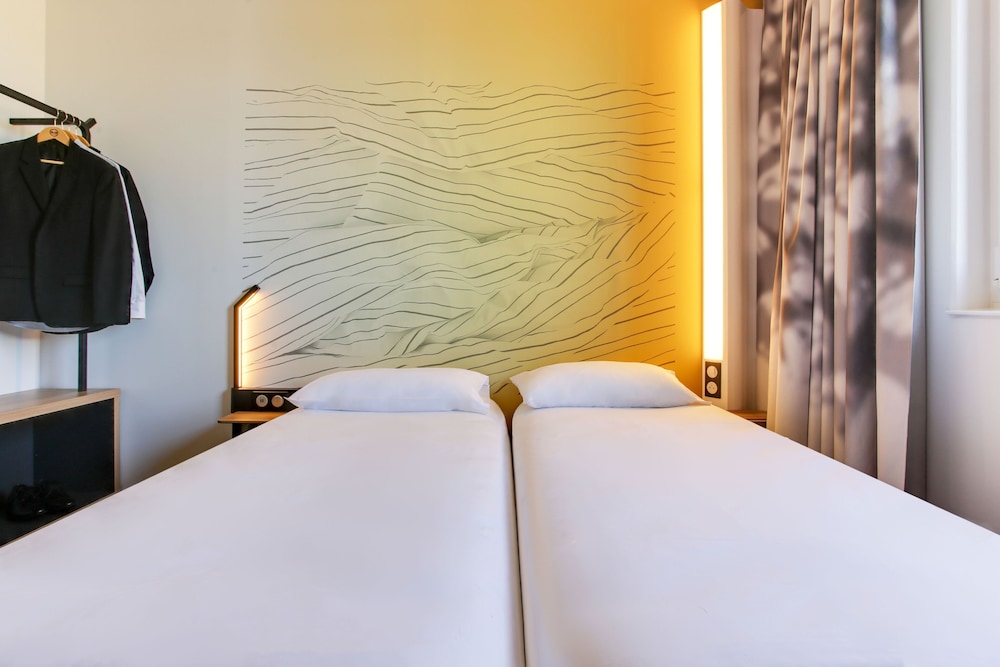 Twin Room - Photo 4