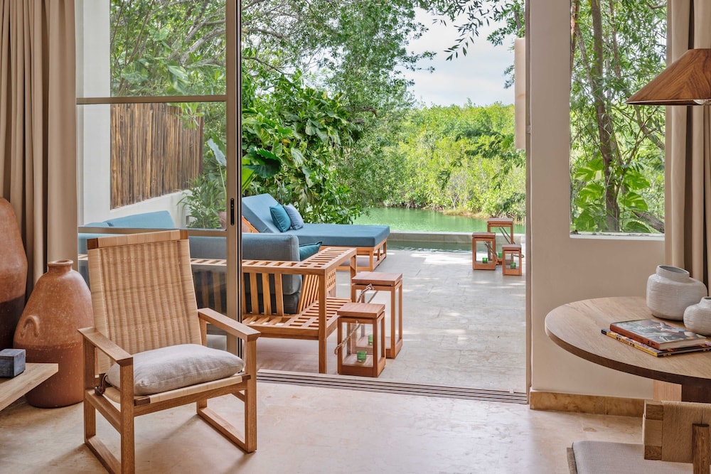 Suite, Lagoon View, Beachside - Photo 10