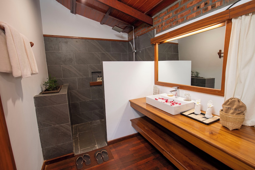 Deluxe Room, Balcony, Garden View photo 3