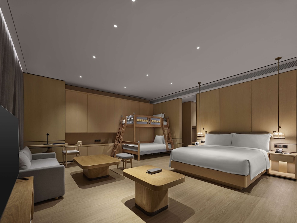 Family Suite, 1 King Bed