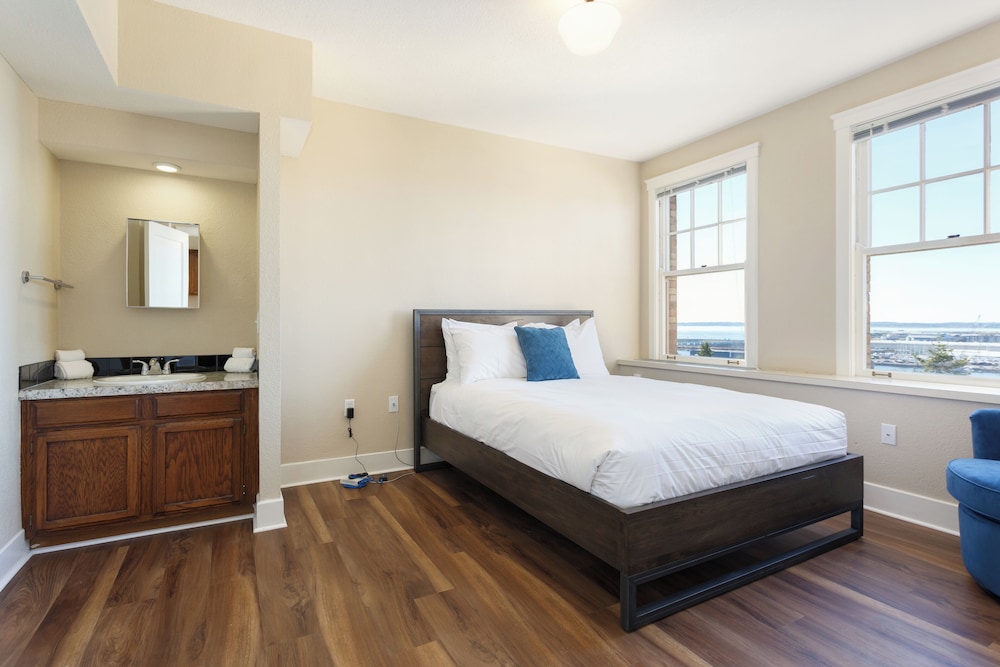 Suite (Historic)