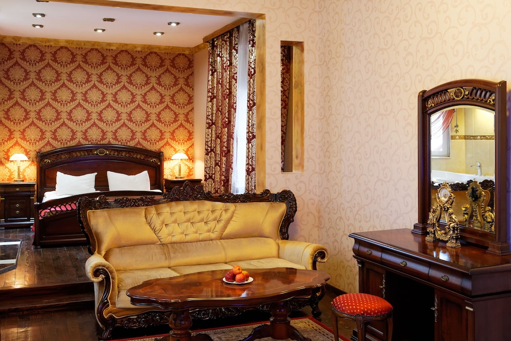Royal Suite photo 2