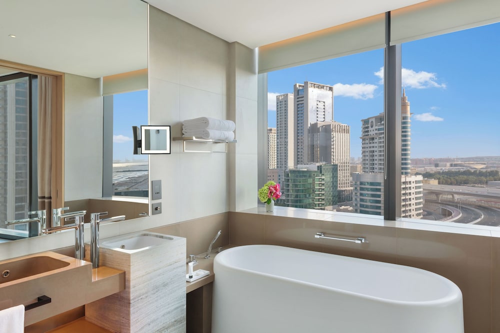 Deluxe Marina City View Room with Balcony photo 2