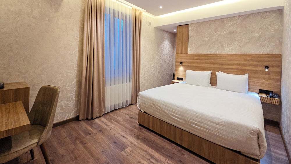 Standard Double or Twin Room, City View photo 2