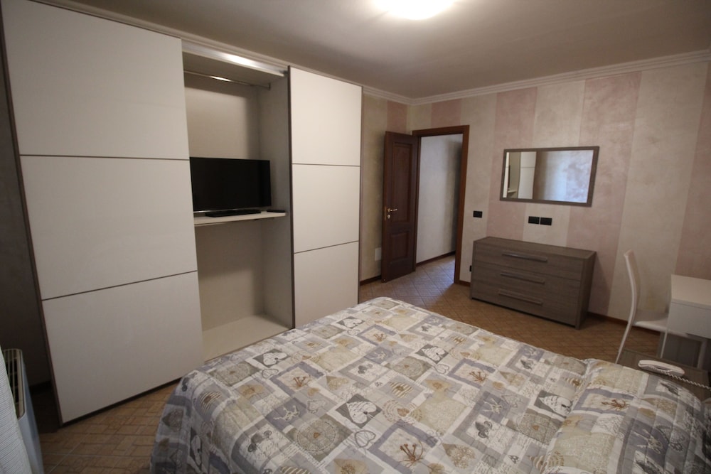 Apartment, 1 Bedroom - Photo 2