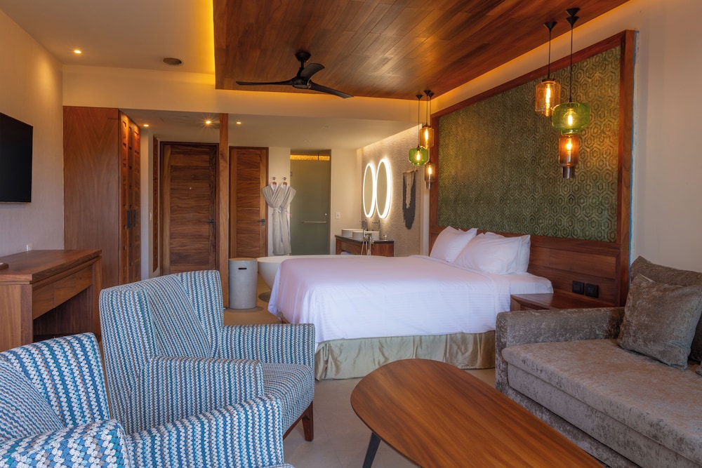 Platinum King Master Suite Ocean Front - Photo 3