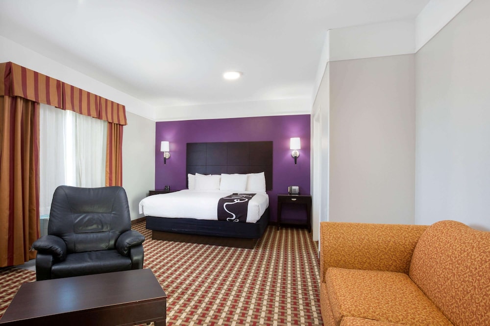 Suite, 1 King Bed, Accessible, Non Smoking (Mobility,Hearing,Tub w/Grab Bars) - Photo 1