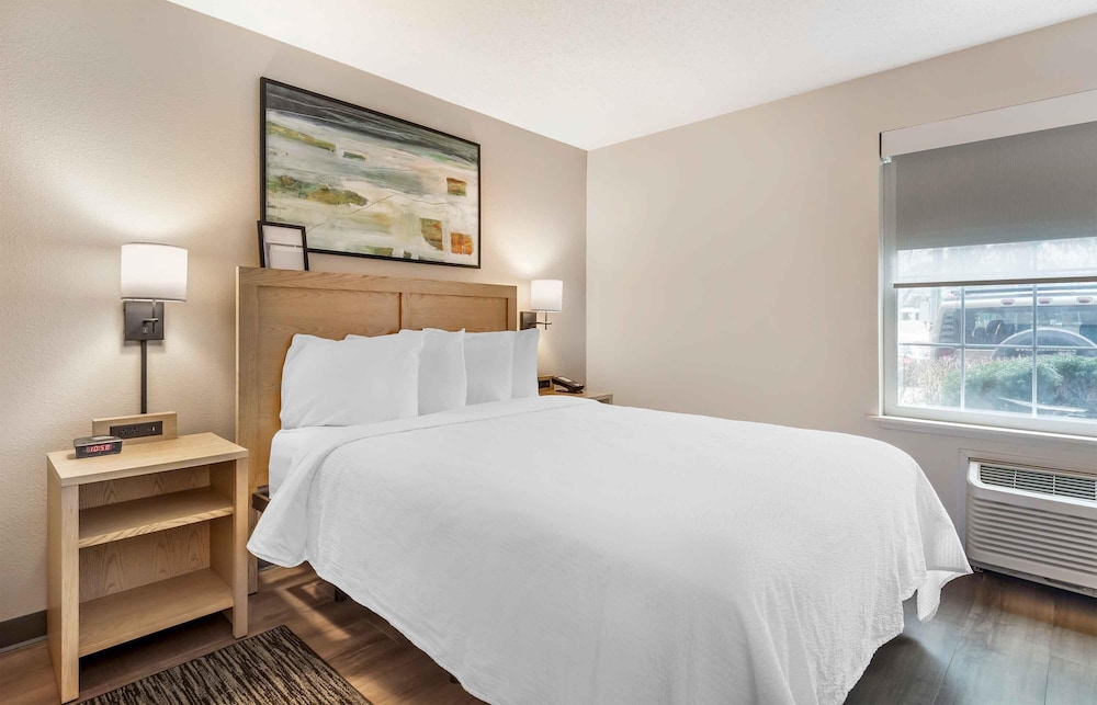 Premium Studio, 1 Queen Bed, Non Smoking - Photo 1
