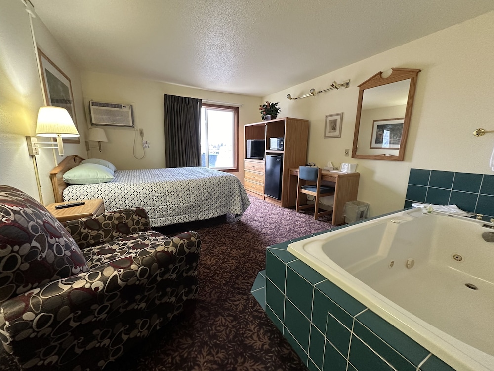 Suite 1 Queen Bed photo 1