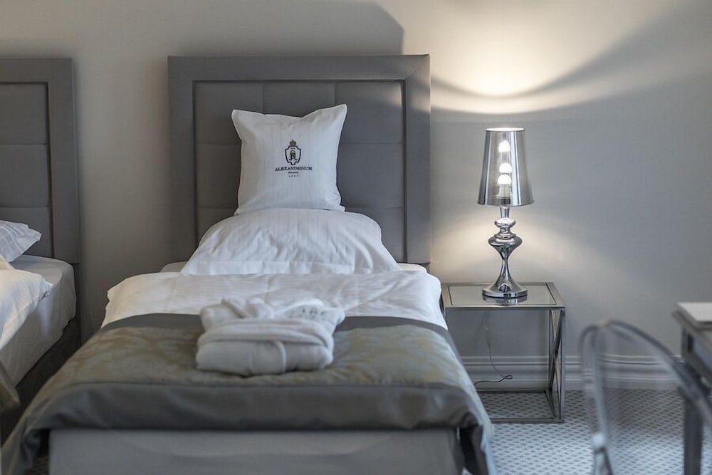 Standard Double or Twin Room photo 3