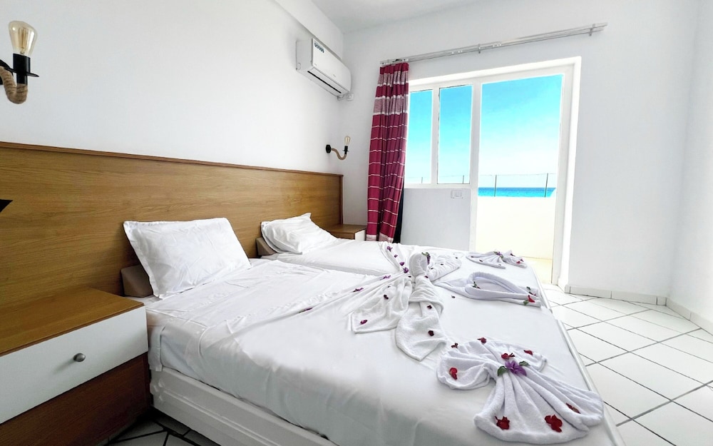 Triple Room, Sea View - Photo 1