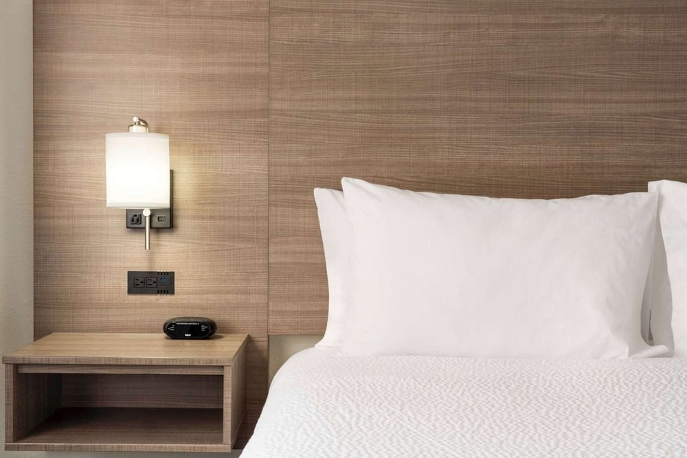 Suite, 2 Queen Beds, Non Smoking, Refrigerator & Microwave (Larger Room) - Photo 1