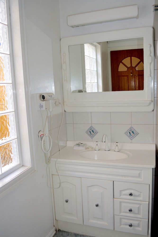 Standard Family Room - Photo 17