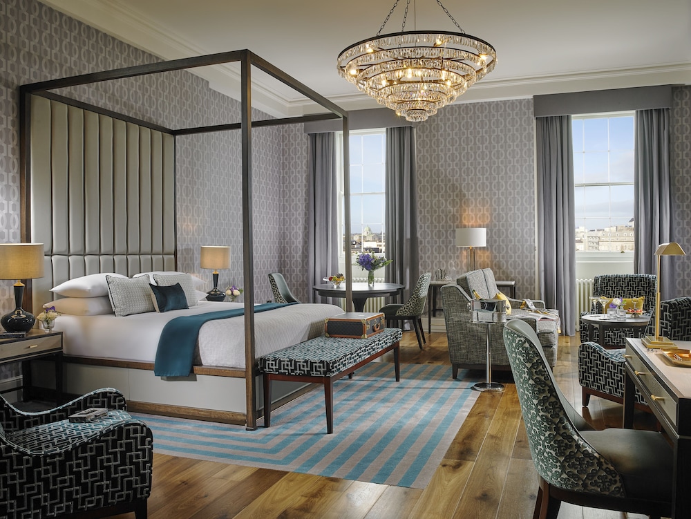 James Hardiman Suite ( (Four Poster Bed)