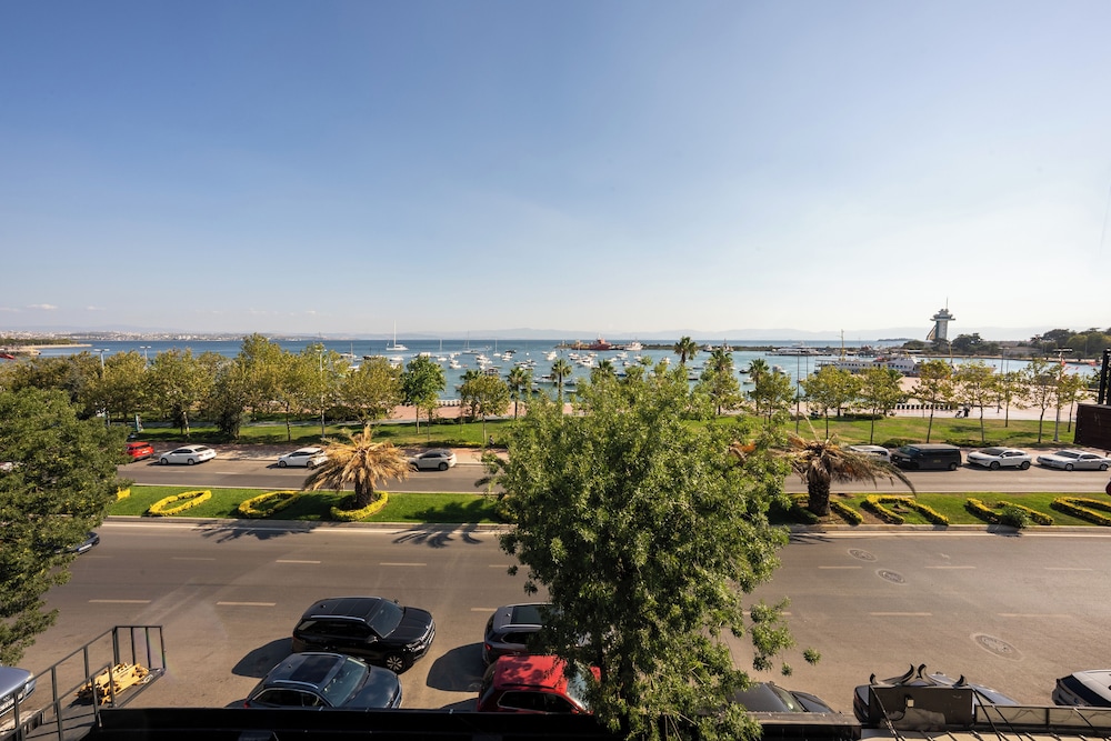 Deluxe Suite, Balcony, Sea View photo 2