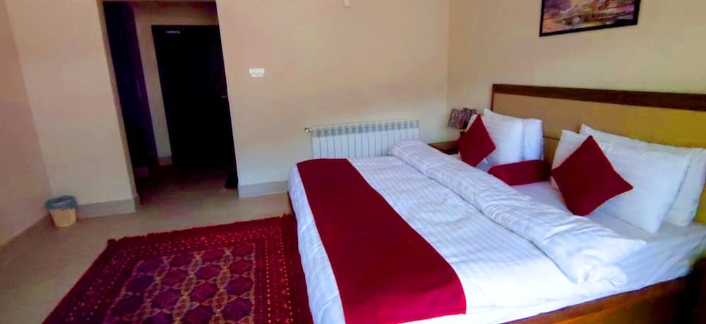 Deluxe Double or Twin Room photo 3