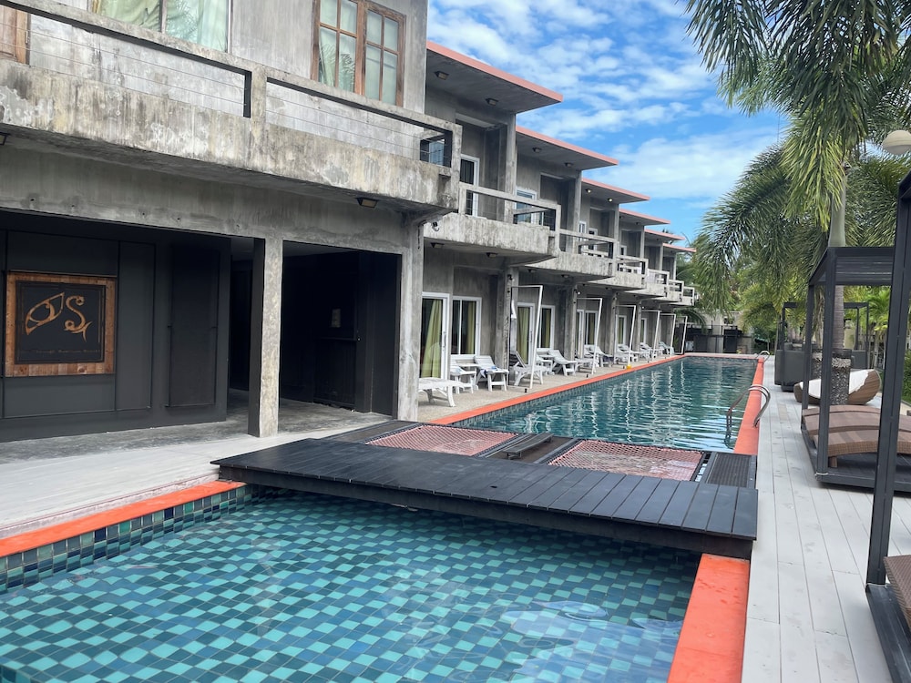 Deluxe Room, Pool Access - Photo 5