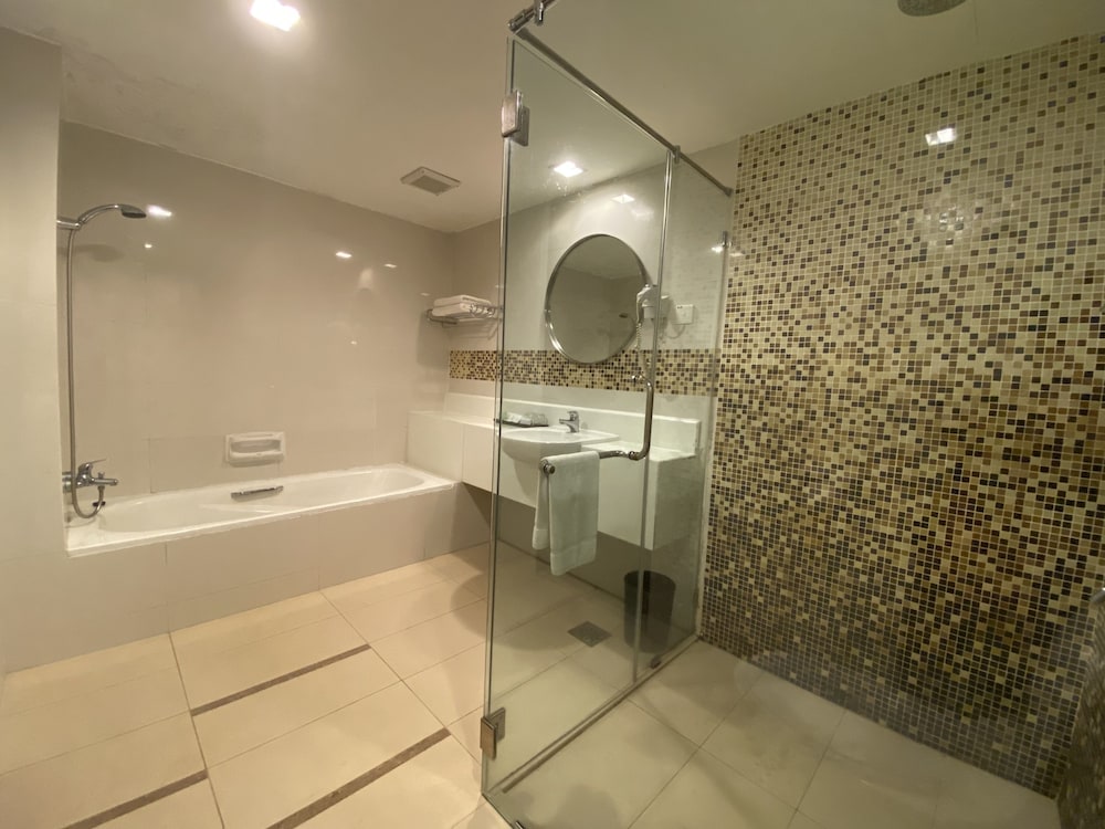 Executive Room, 2 Queen Beds (Deluxe) photo 3