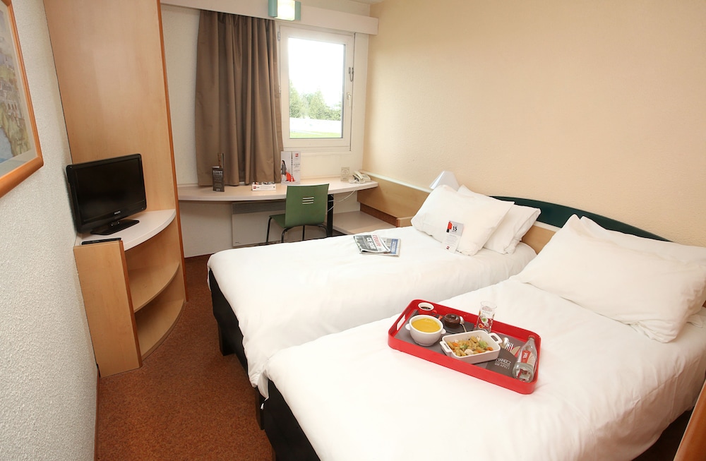 Standard Twin Room, 2 Twin Beds photo 3