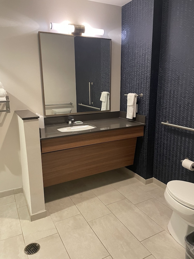 Room, 2 Queen Beds (Mobility Accessible, Tub) - Photo 6