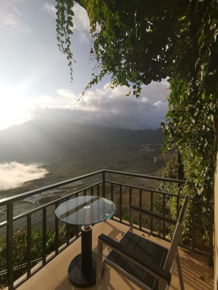 Panoramic Double Room, 1 Queen Bed, Hill View photo 3