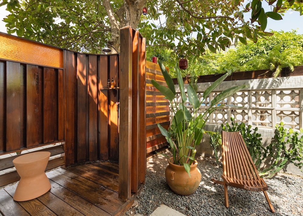Romantic Suite, 1 King Bed, Terrace, Garden View, photo 6