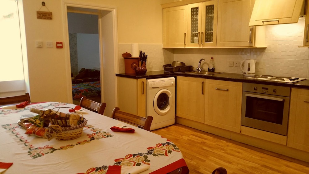 Standard Apartment, 2 Bedrooms, Marina View (Flat 1) photo 1