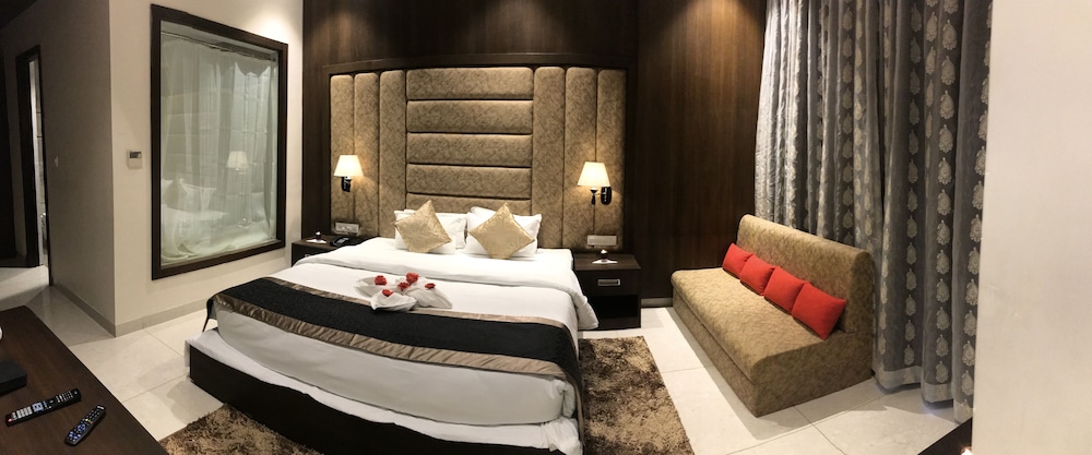 Elite Room