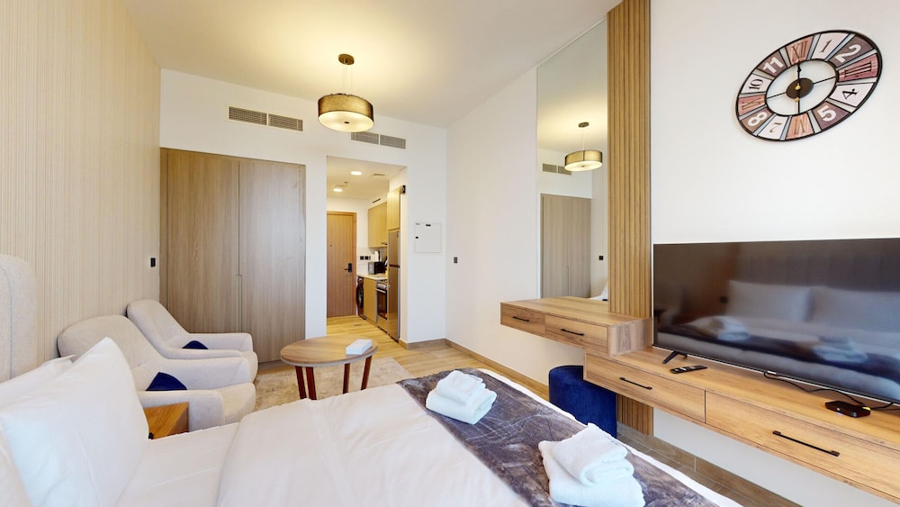 Apartment, 1 Bedroom, Pool Access photo 2