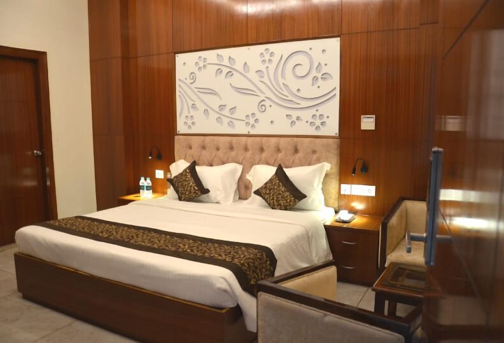 Deluxe Room - Photo 2