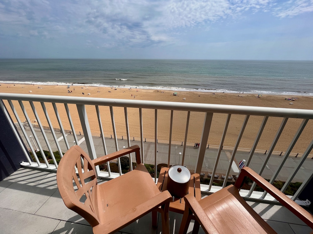 Premium Room, 2 Queen Beds, Oceanfront (High Floor) - Photo 10