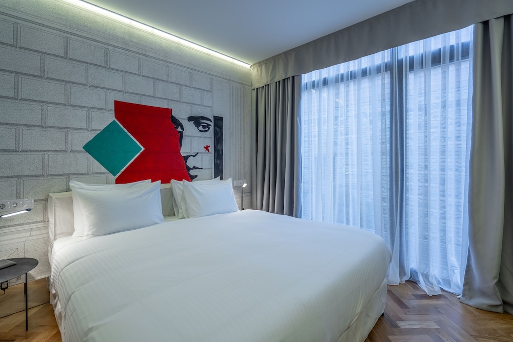 Standard Double Room - Photo 9