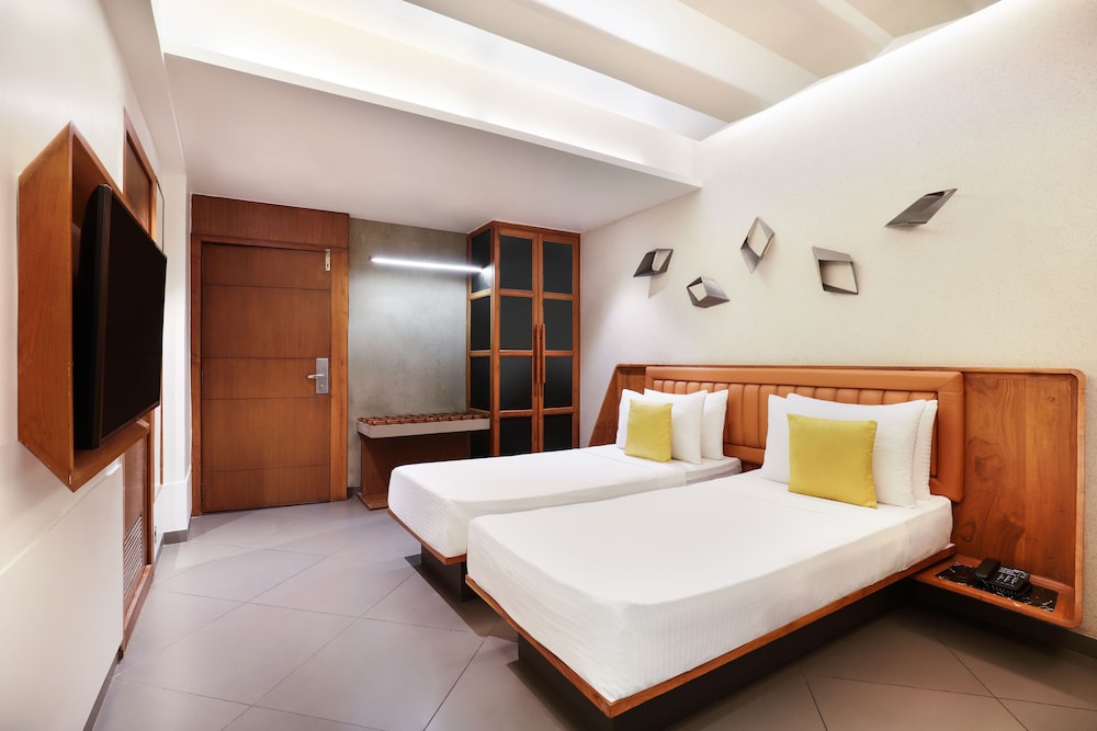 Deluxe Room - Photo 21