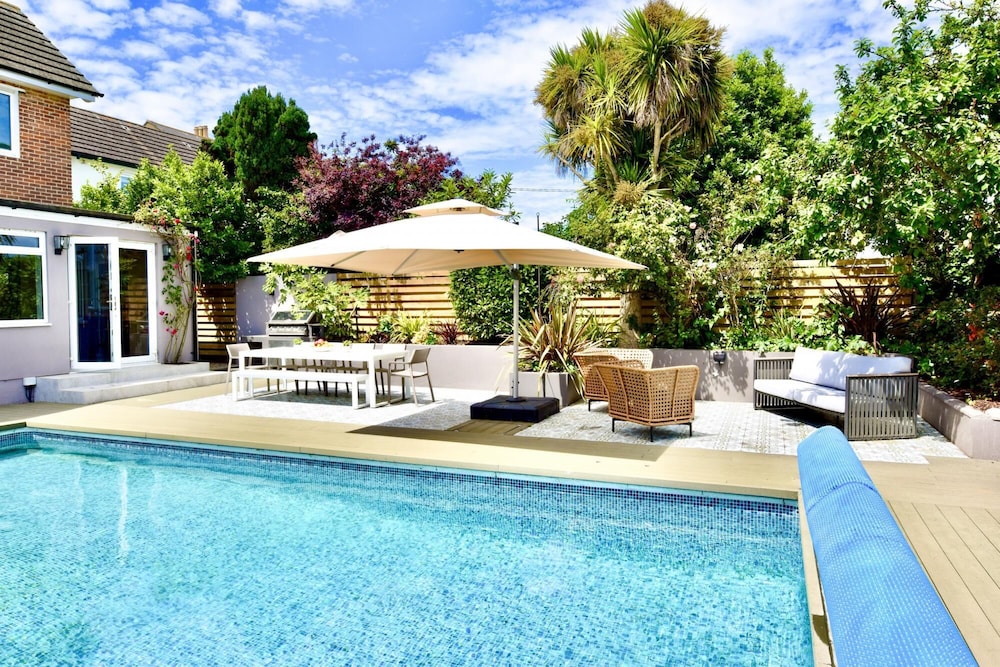 Villa photo 1