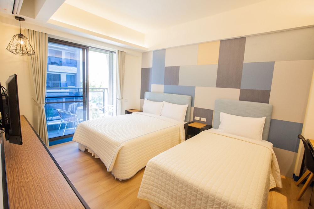 City Triple Room, Balcony, Courtyard View