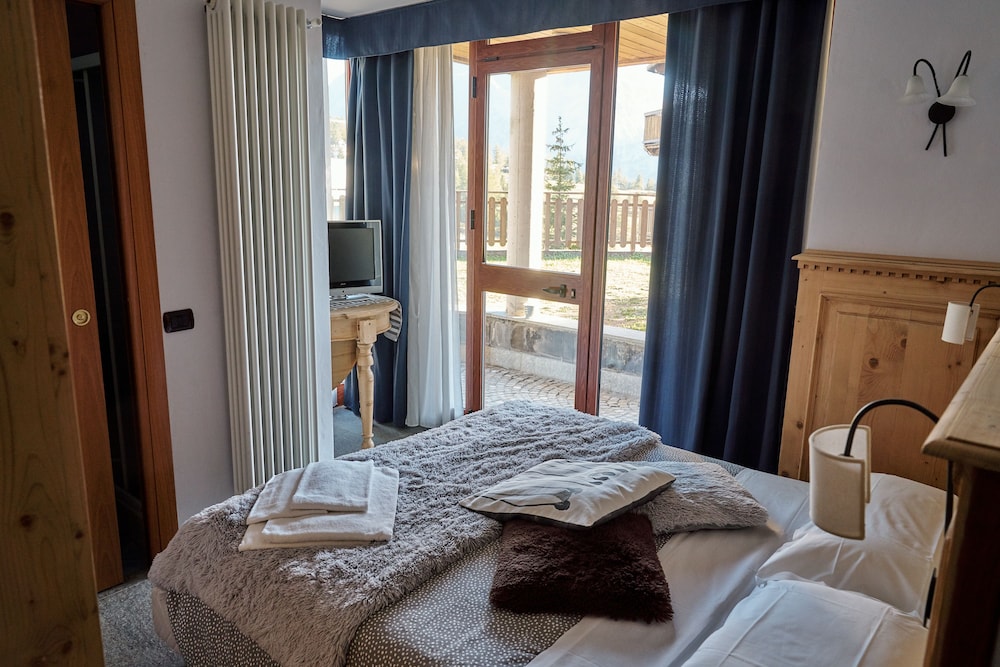 Double Or Twin Room, Balcony, Mountain View