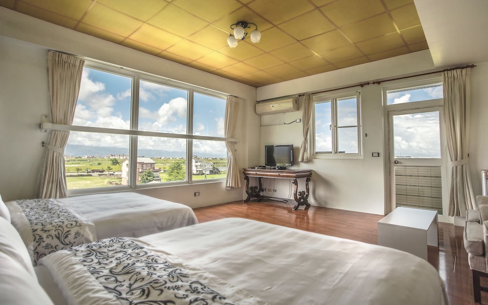 View Quadruple Room photo 1