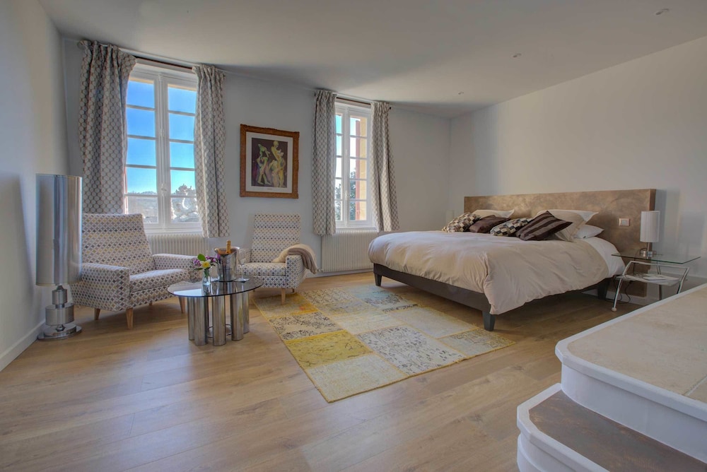 Deluxe Suite (Chateau)