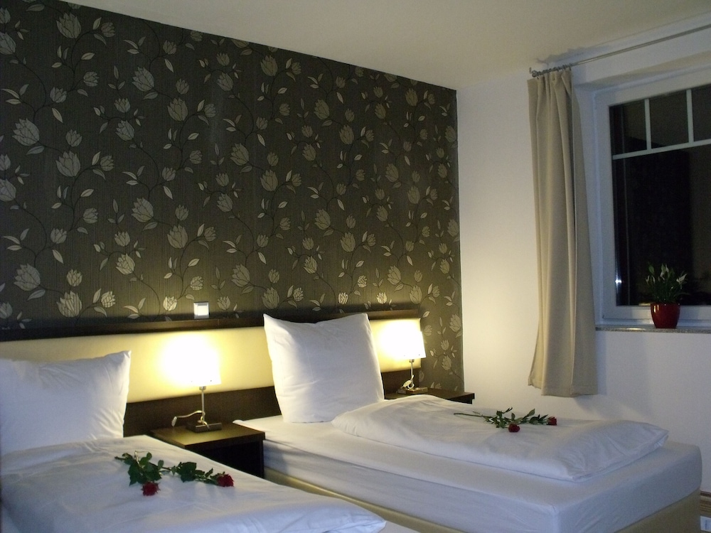 Triple Room - Photo 1