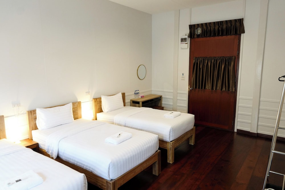 Deluxe Triple Room photo 2